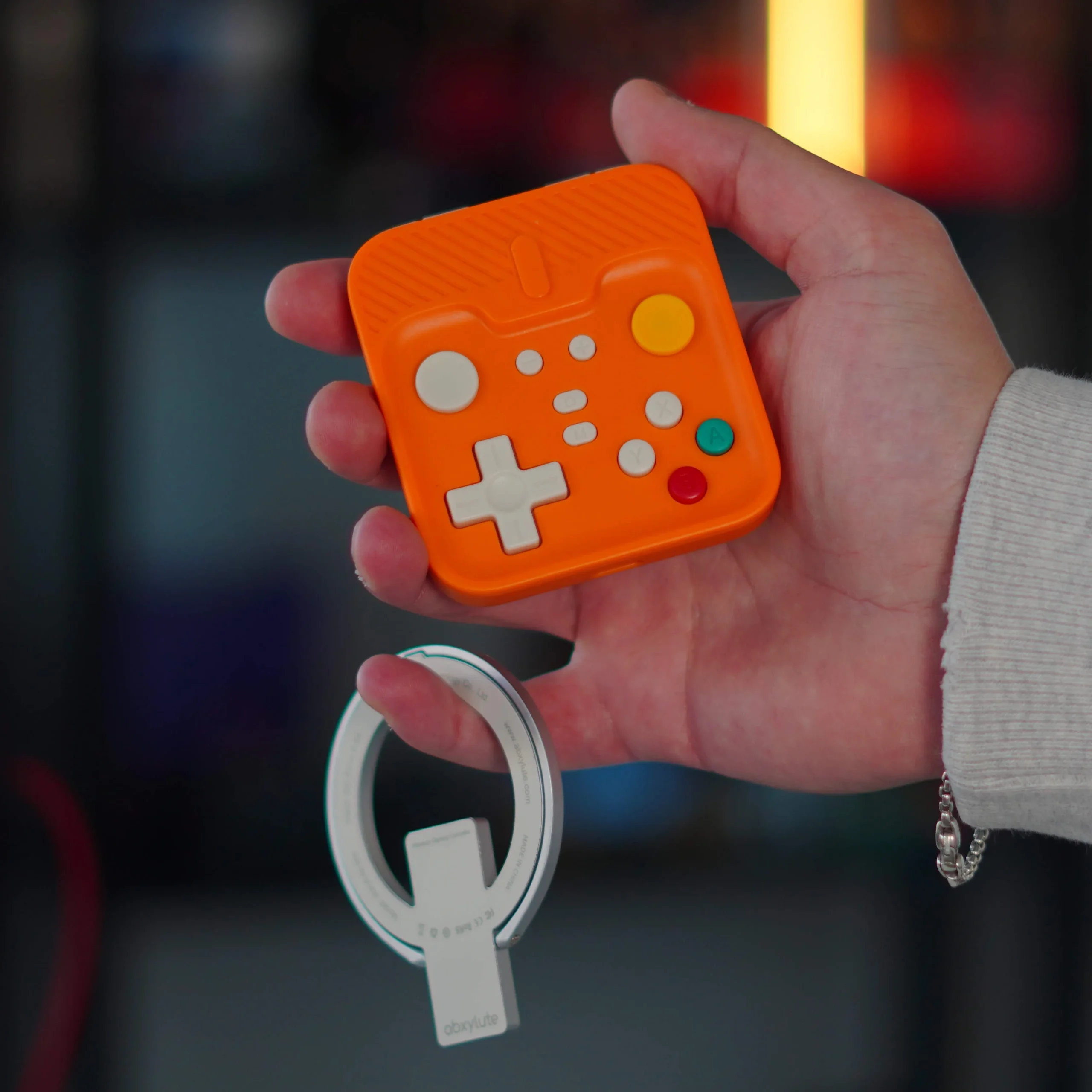 Nikmati Permainan Retro di iPhone dengan Pengontrol MagSafe Ringkas