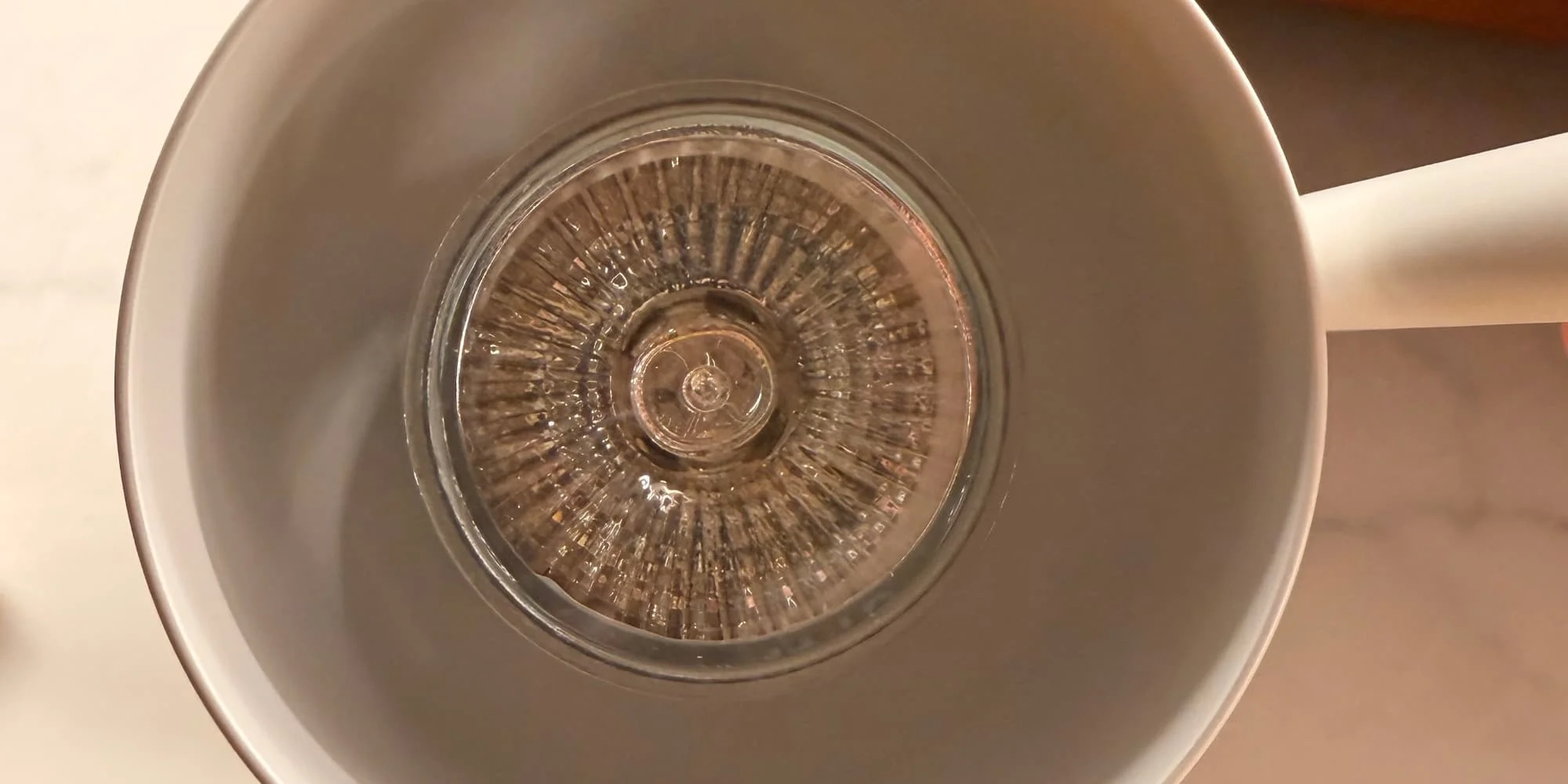 Tingkatkan Pengalaman Apple Home Anda dengan Lampu Penghangat Lilin SwitchBot