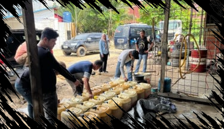Polda Riau Ungkap Mafia Solar Subsidi, Ribuan Liter Disita dari Darat dan Laut Polda Riau Ungkap Mafia Solar Subsidi, Ribuan Liter Disita dari Darat dan Laut