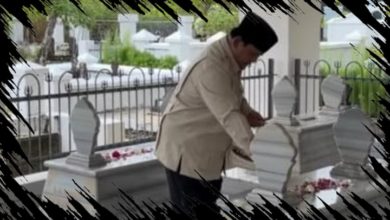 Prabowo Mengunjungi Makam Margono Djojohadikusumo di Banyumas untuk Penghormatan