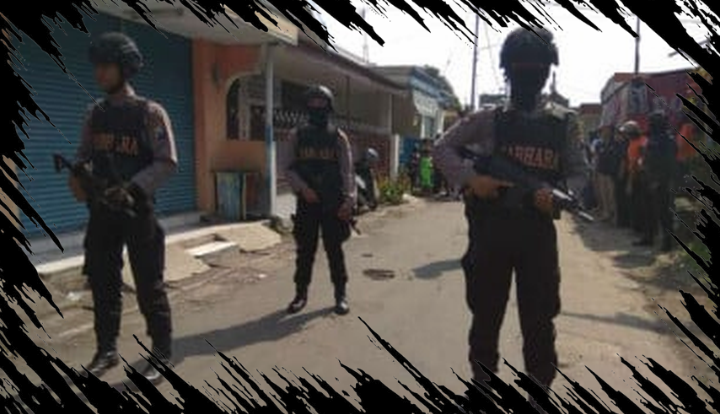 Kontrakan Antapani Bandung Digeledah Densus 88, Temukan Flashdisk dan Botol Cairan