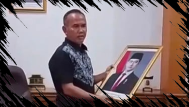 Wakil Ketua DPRD Kota Sukabumi Turunkan Foto Gibran Usai Putusan MK Sebagai Tindakan Malu